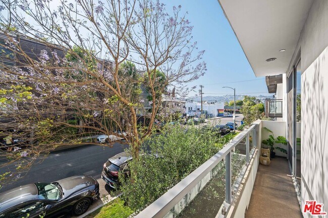 Building Photo - 118 Kings Rd