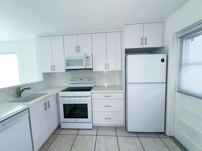 Building Photo - 3777 NW 78th Ave