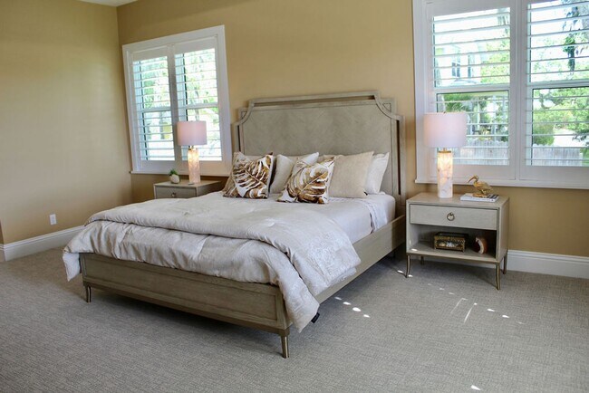 Building Photo - Fully Furnished 3 Bedroom, 3.5 Bath Home with Stunning Intracoastal views with dock