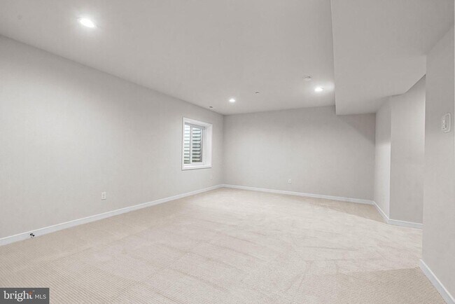 Building Photo - 401 HARTNUP St