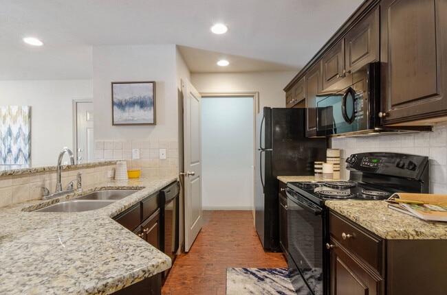 Kitchen - Tinsley Place
