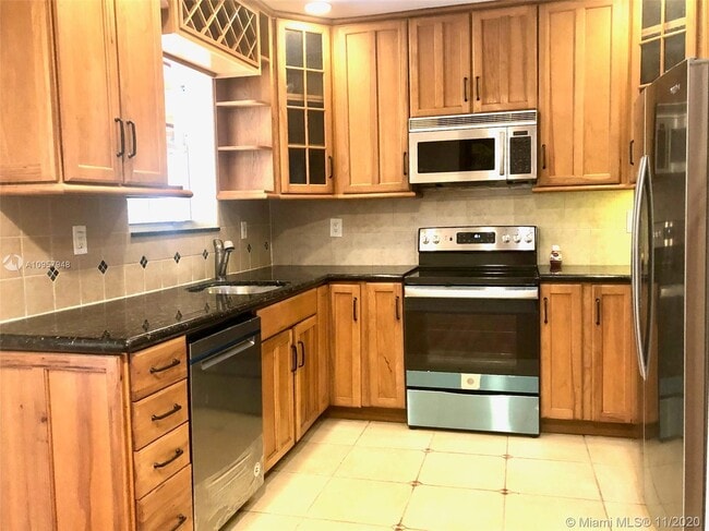 Building Photo - 5760 SW 51st St