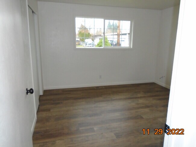Building Photo - 247 44th Ave NE