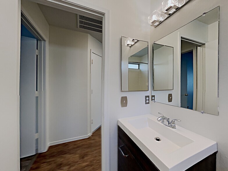 Building Photo - 9395 Santa Fe Rose St