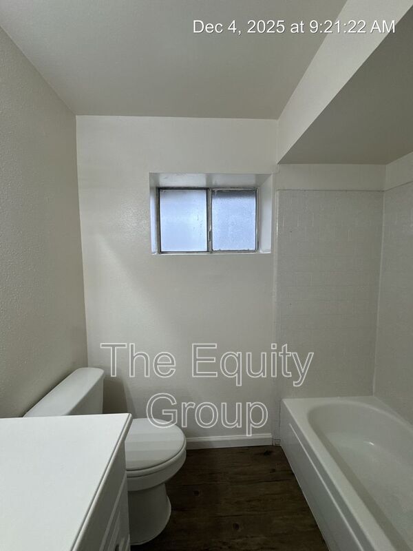 Building Photo - 524 S Encina St