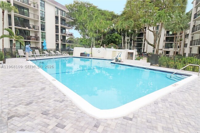 Building Photo - 1301 River Reach Dr