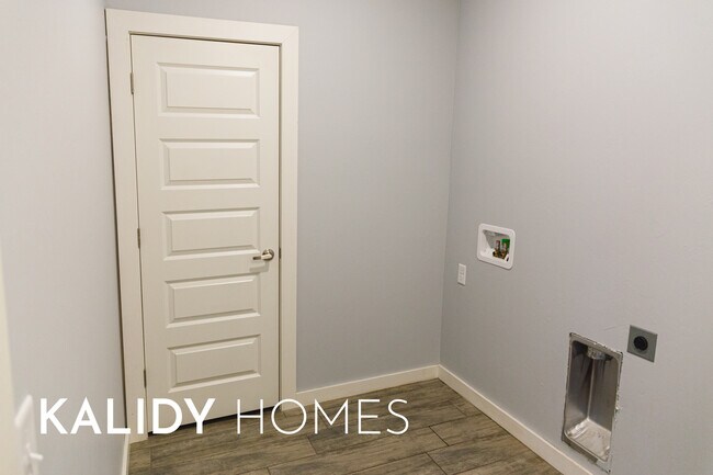 Building Photo - 1796 Salma Rd