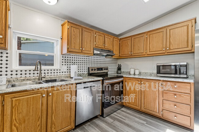 Building Photo - 2225 W Atlantic Ct