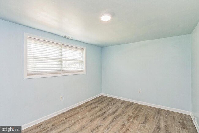 Building Photo - 311 Oakridge Dr