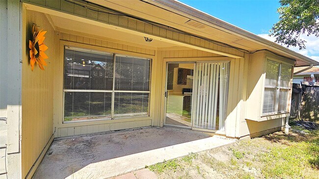 Building Photo - 16975 Meadowlark St