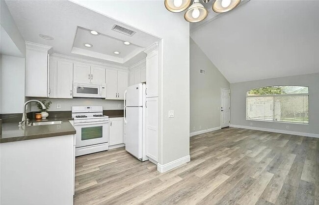 Building Photo - 6 Sandpiper Ln