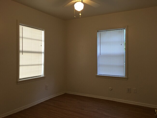 Building Photo - Two bedroom or one bedroom with office