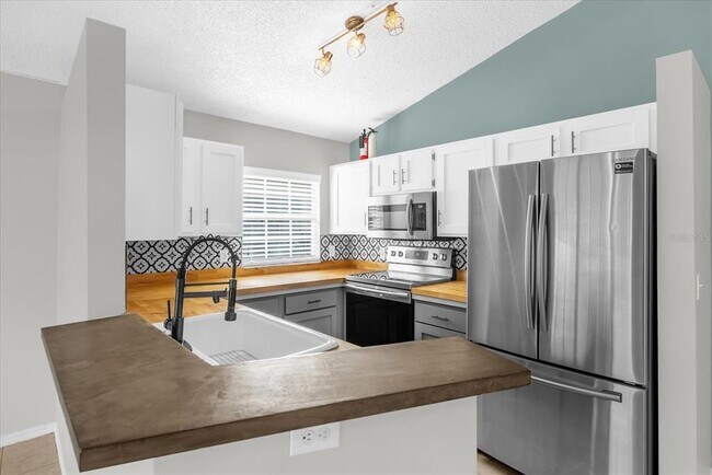 Building Photo - 1456 Brookebridge Dr