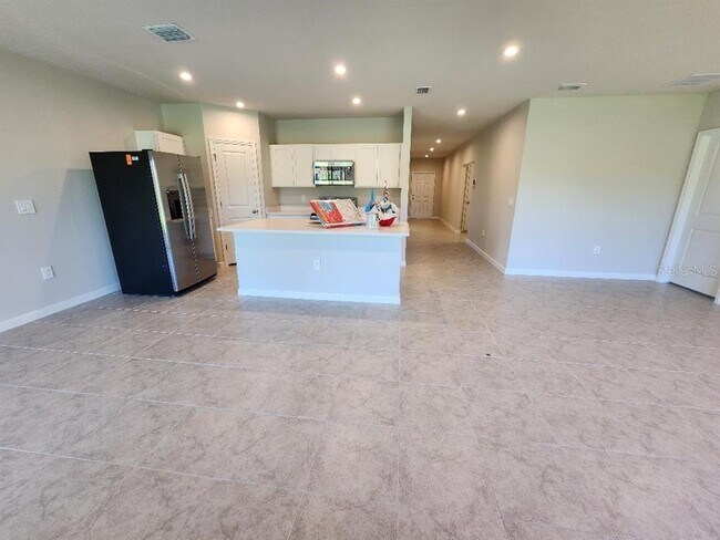 Building Photo - 814 172nd Ct E