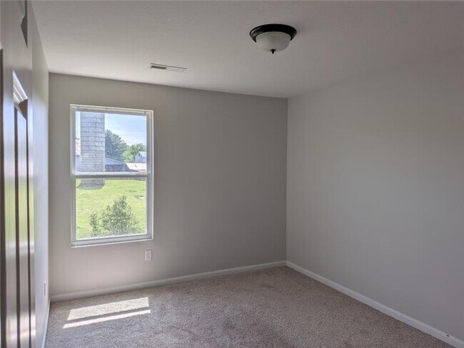 Building Photo - 2099 Commons Cir Dr