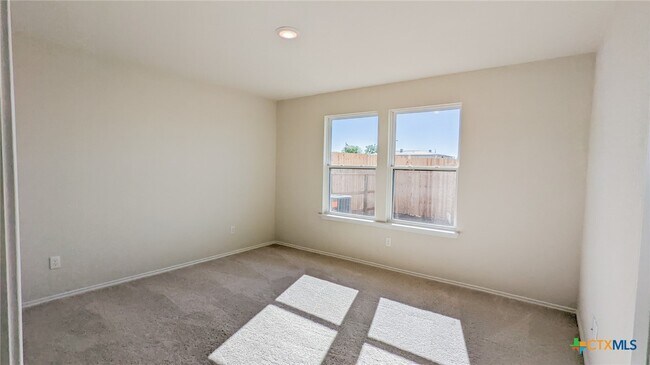 Building Photo - 521 Autumn Blaze