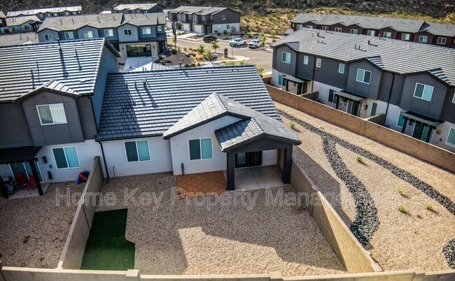 Building Photo - 3915 Razor Dr