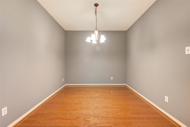 Building Photo - 2931 Meadowglen Cove