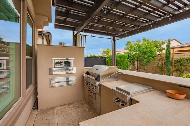 Building Photo - Luxury Lifestyle in Queen Creek AZ
