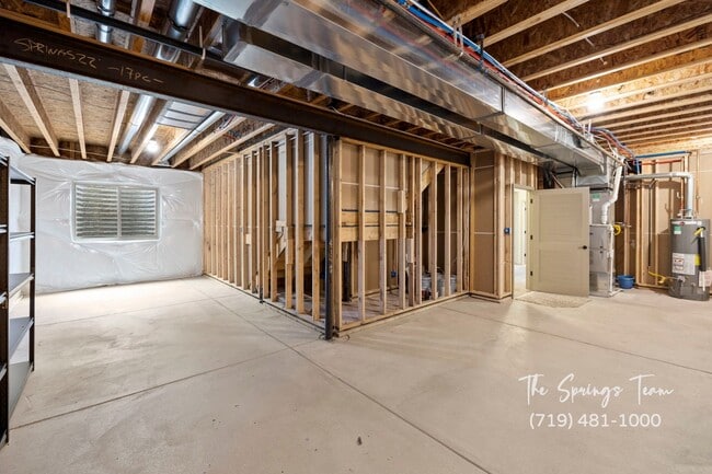 Building Photo - BEAUTIFUL 4BD + OFFICE MAIN-LEVEL LIVING H...