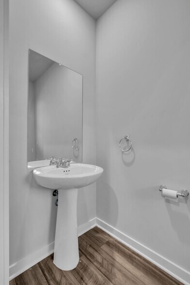 Building Photo - 1020 Baltusrol Ln