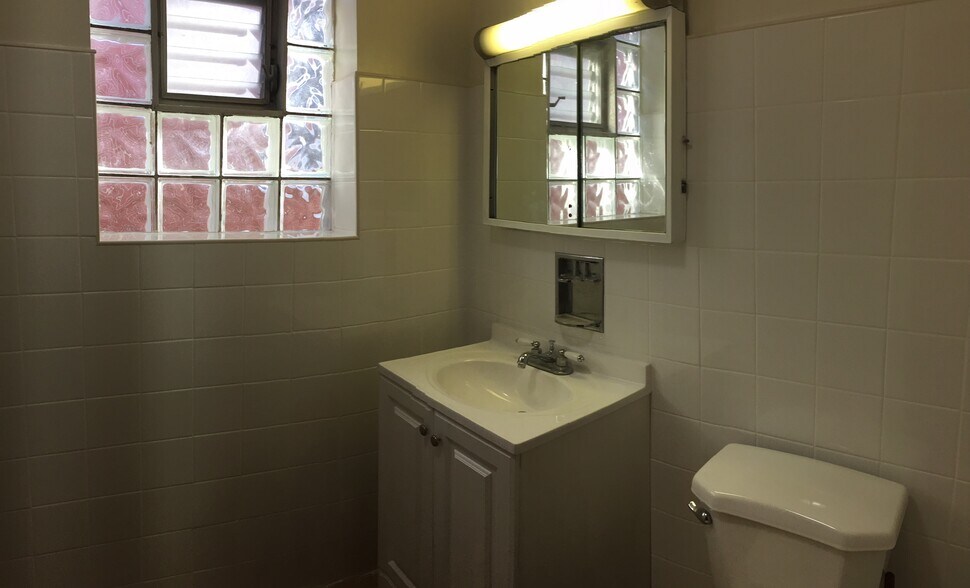 Building Photo - 2934 S Keeley St