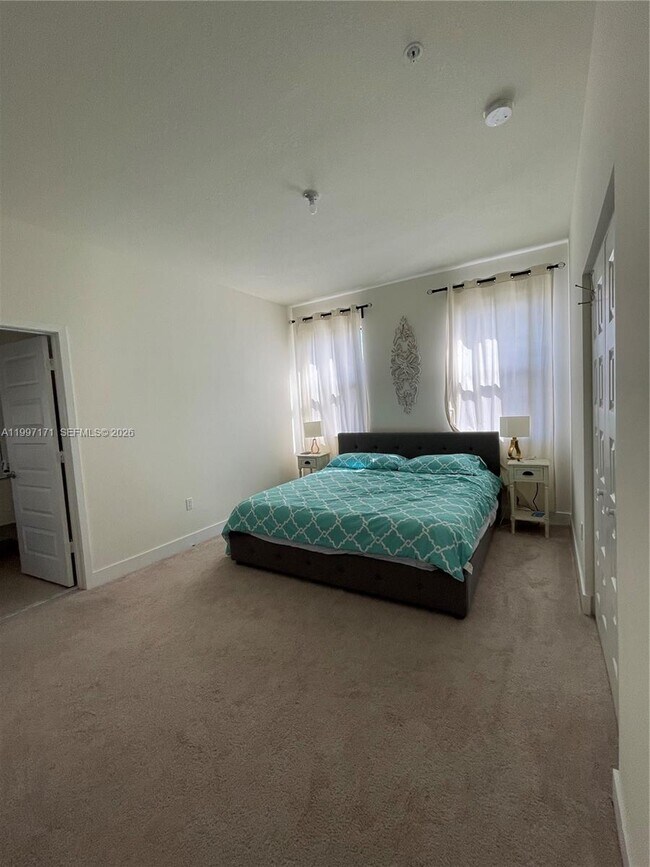 Building Photo - 10437 NW 82nd St