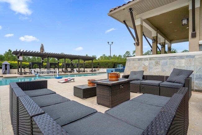 Building Photo - 14590 Damai Ln