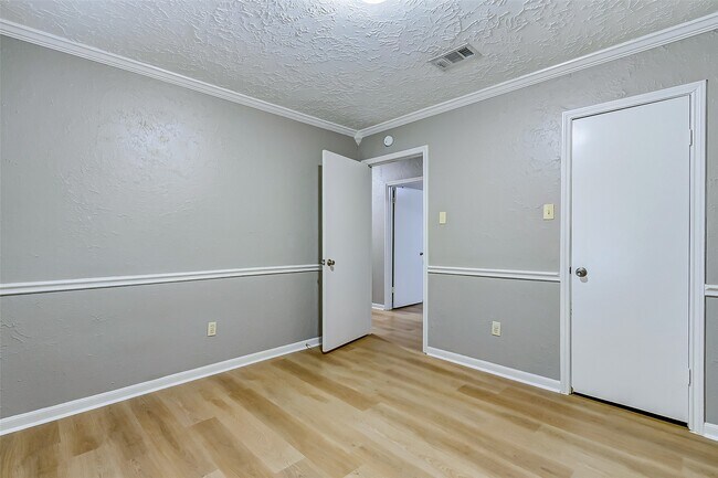 Building Photo - 31103 Alice Ln