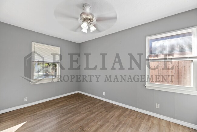 Building Photo - 2231 S Hiram St