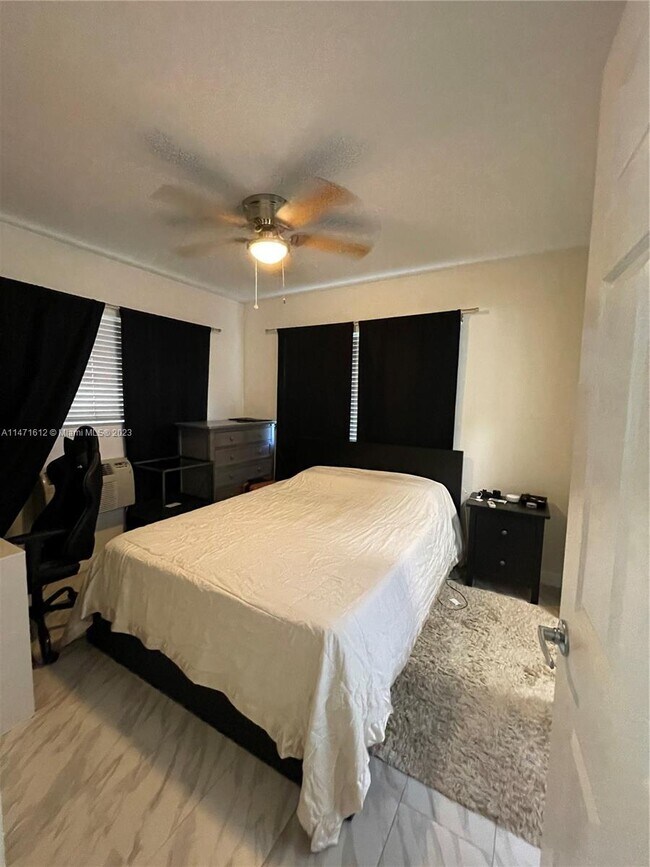 Building Photo - 11890 NE 16th Ave