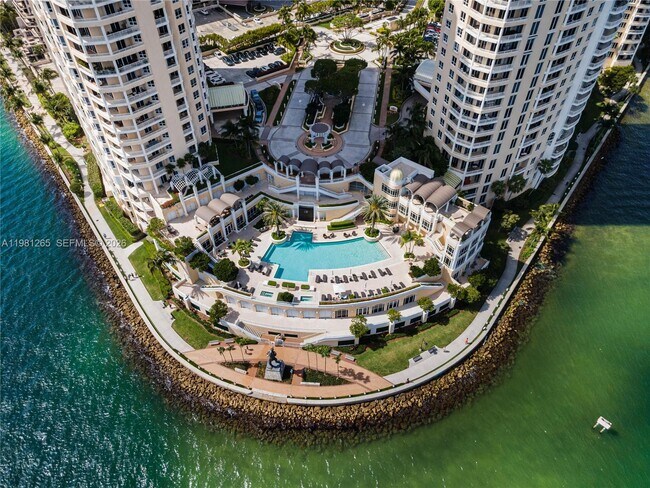 Building Photo - 848 Brickell Key Dr