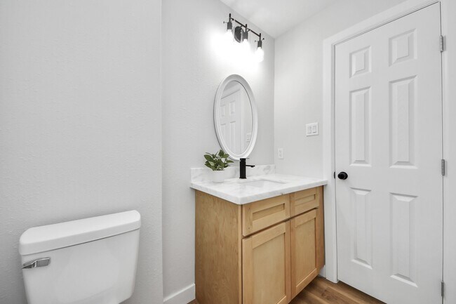 Building Photo - 5115 Clay St