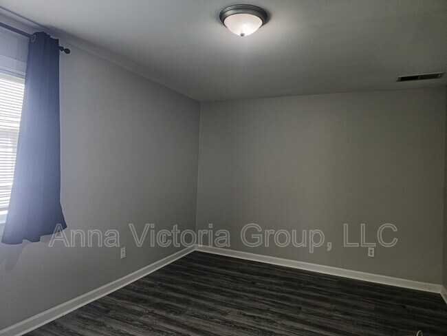 Building Photo - 4473 B St SE