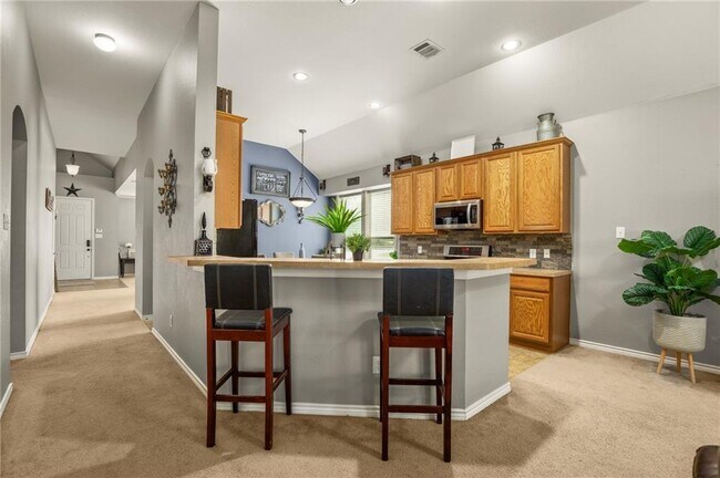 Building Photo - 2800 Mission Tejas Dr