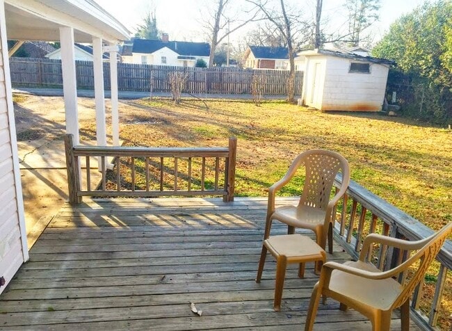 Building Photo - 1618 1st Ave