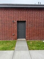 Building Photo - 1004 W 8th St