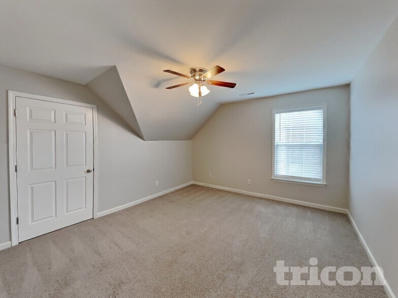 Building Photo - 4412 Spring Cove Dr