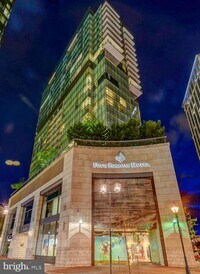 Building Photo - 300 International Drive