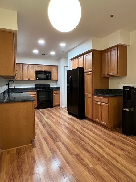 Building Photo - 13829 Bronco Pl