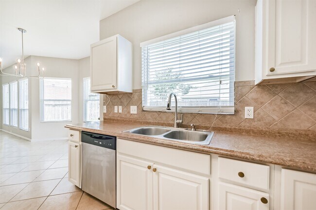 Building Photo - 19622 Hardwood Ridge Tr