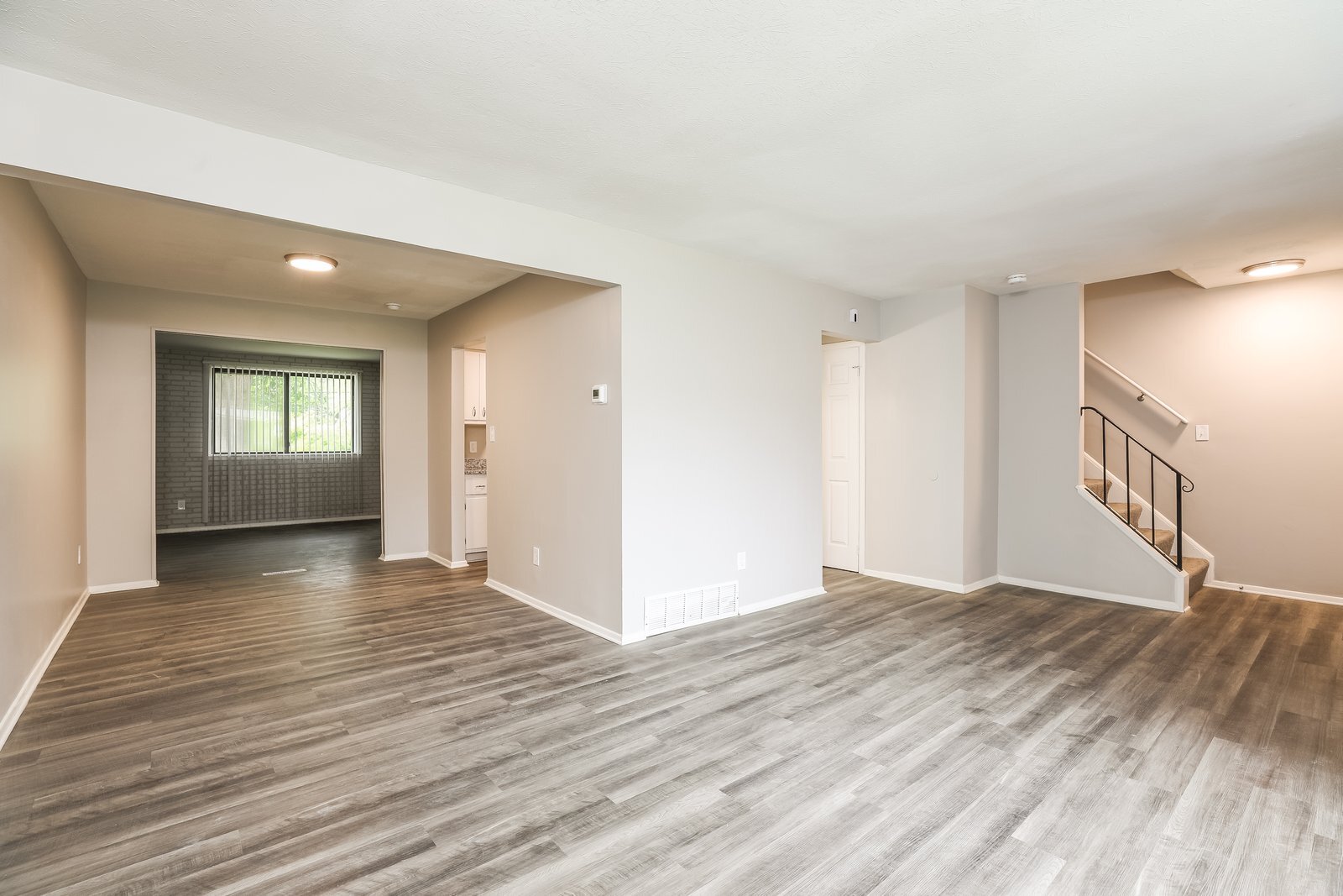 Building Photo - 3768 E 153rd St