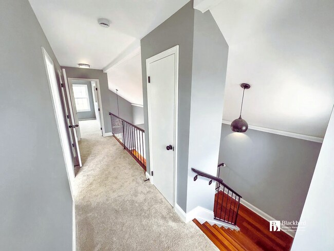 Building Photo - 3347 Iris Pl