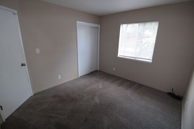 Building Photo - $3095 - Cozy 2/1 in the heart of Downtown San Jose