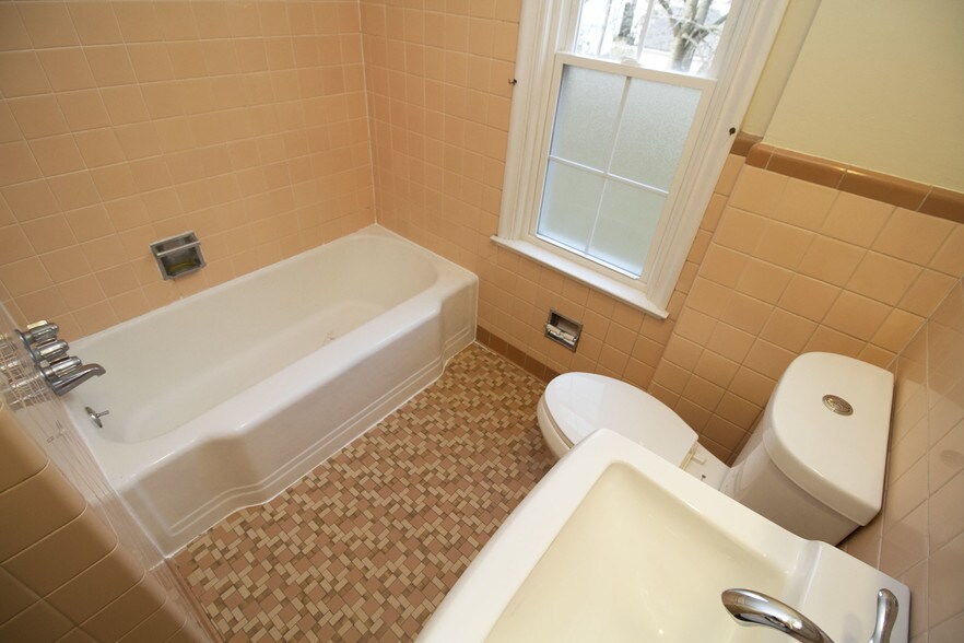 Building Photo - 3139 Cheltenham Rd