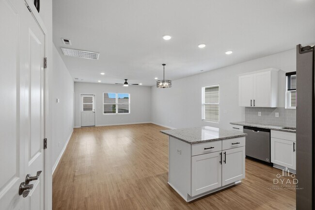 Building Photo - 3707 Clementine Ln