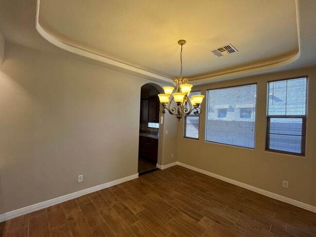 Building Photo - 5 Bedroom Home in the Montelena Neighborho...