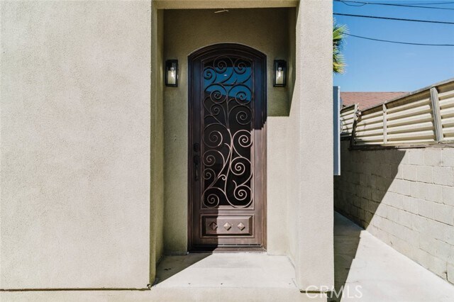 Building Photo - 7947 Woodman Ave