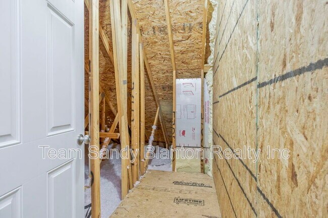 Building Photo - 5402 Parkside Dr