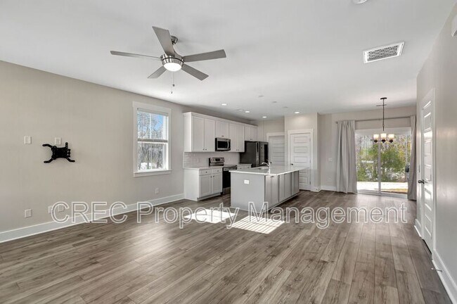 Building Photo - 7811 Park Gate Dr